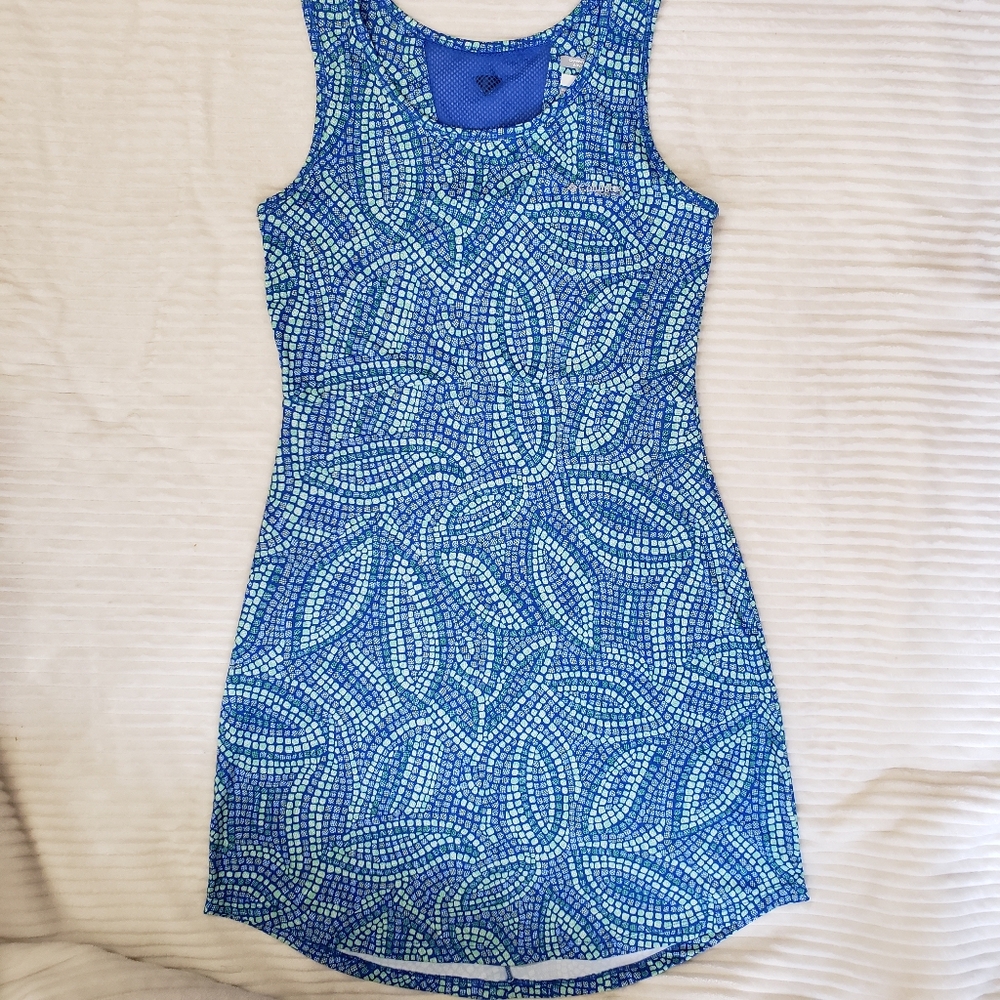 COLUMBIA WOMAN BLUE GREEN OMNI-FREEZE UPF50 PFG FREEZER III DRESS XS